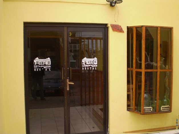 Frontis Hostal