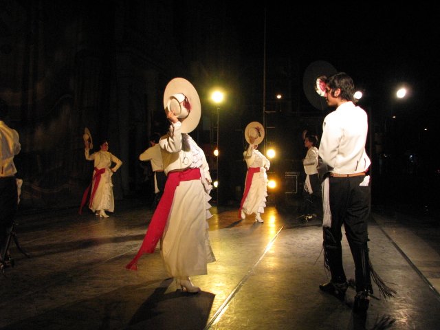 Grupo Folclorico Wayna Wara