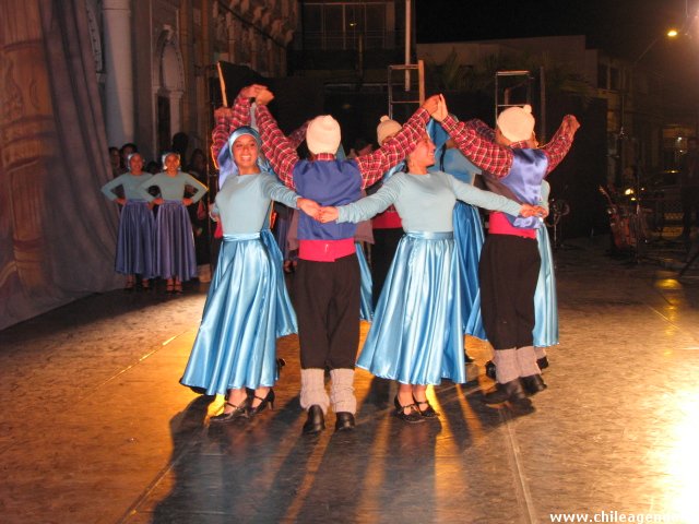 Grupo Folclorico Wayna Wara