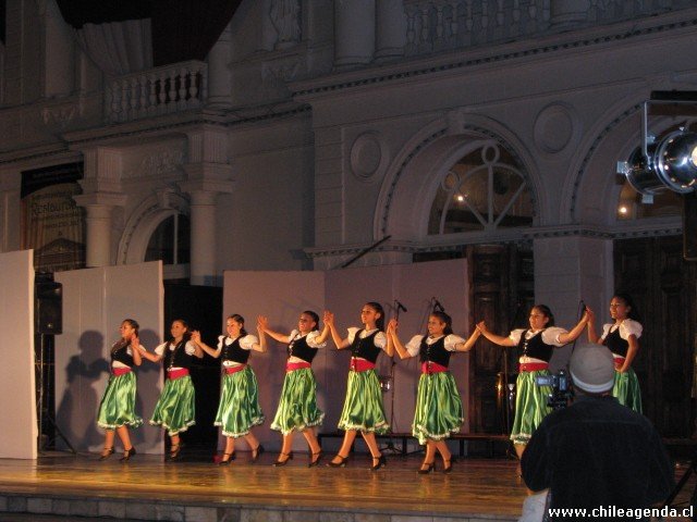 Grupo Folclorico Wayna Wara