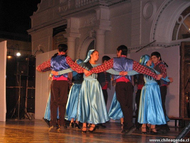 Grupo Folclorico Wayna Wara