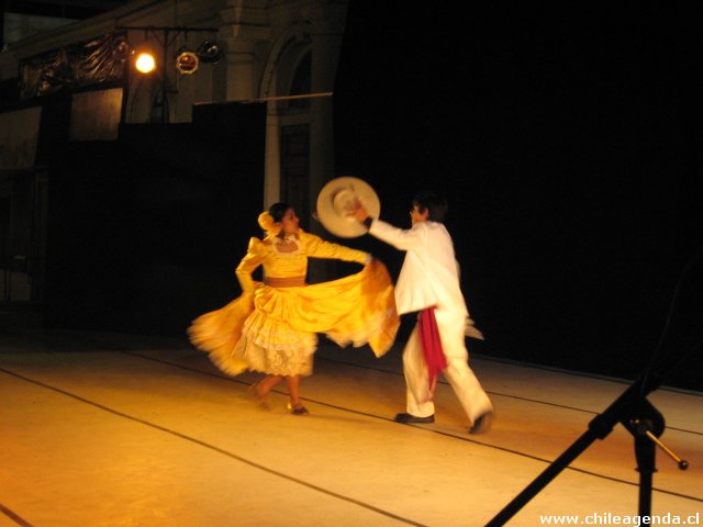 Grupo Folclorico Wayna Wara